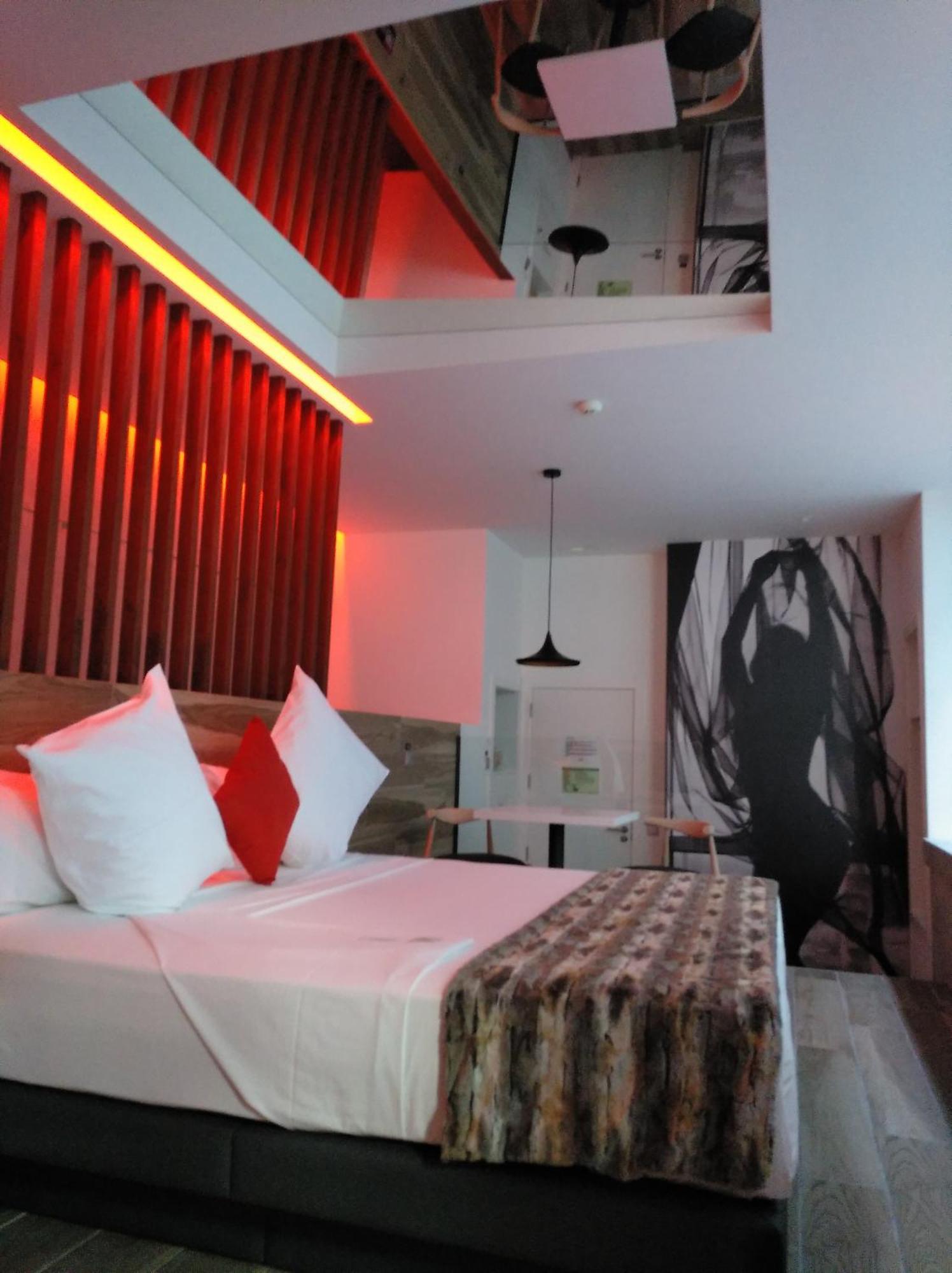 Hotel Loob Valencia Mislata Exterior photo